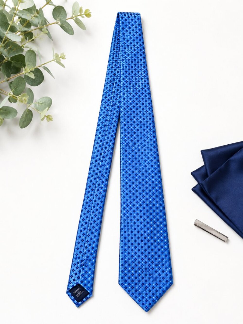 Hathaway Blue Geometric 100% Silk Tie Men's Classic Business Necktie